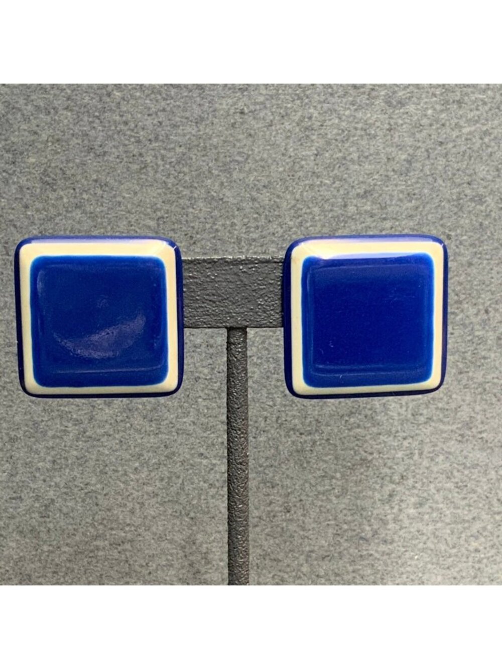 Retro Square Pierced Earrings 1.25 In Blue White Acrylic Vintage Rounded Edge